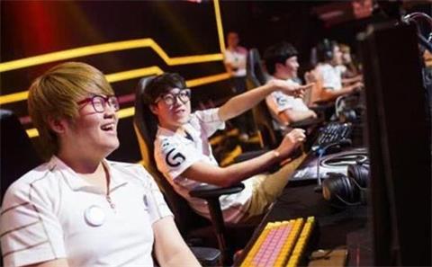 lol国庆投降是谁发起的 国庆投降发起者是谁